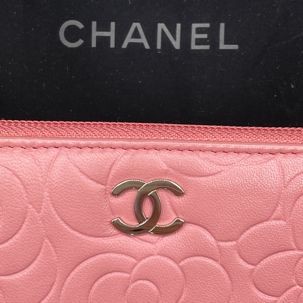 Chanel Camellia Lambskin Leather Zippy Wallet CC - Picture 10 of 16
